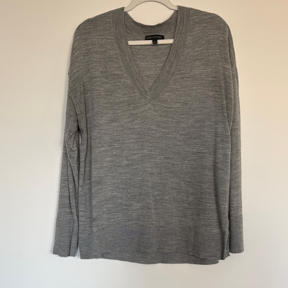 Banana Republic Gray V-Neck Sweater